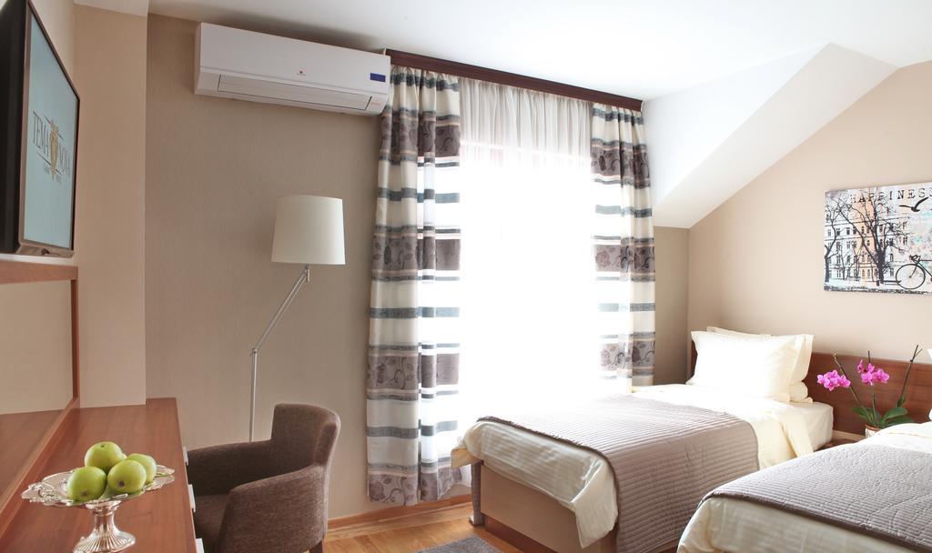 Garni Hotel Tema Nova Čačak Extérieur photo
