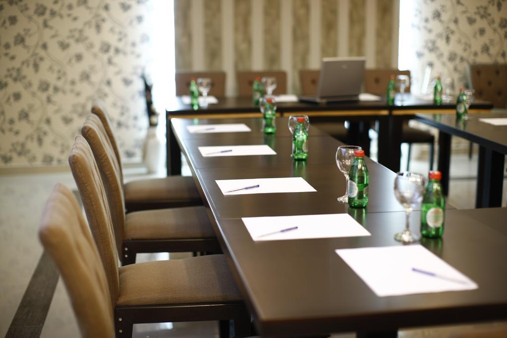 Garni Hotel Tema Nova Čačak Extérieur photo